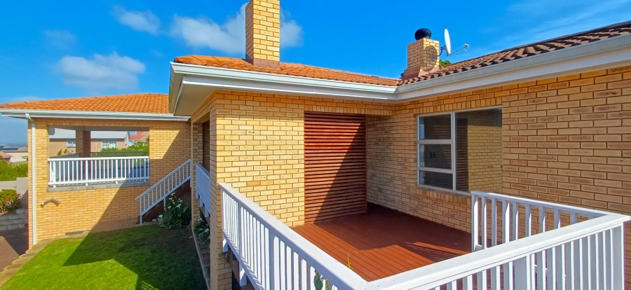 6 Bedroom Property for Sale in Dana Bay Western Cape